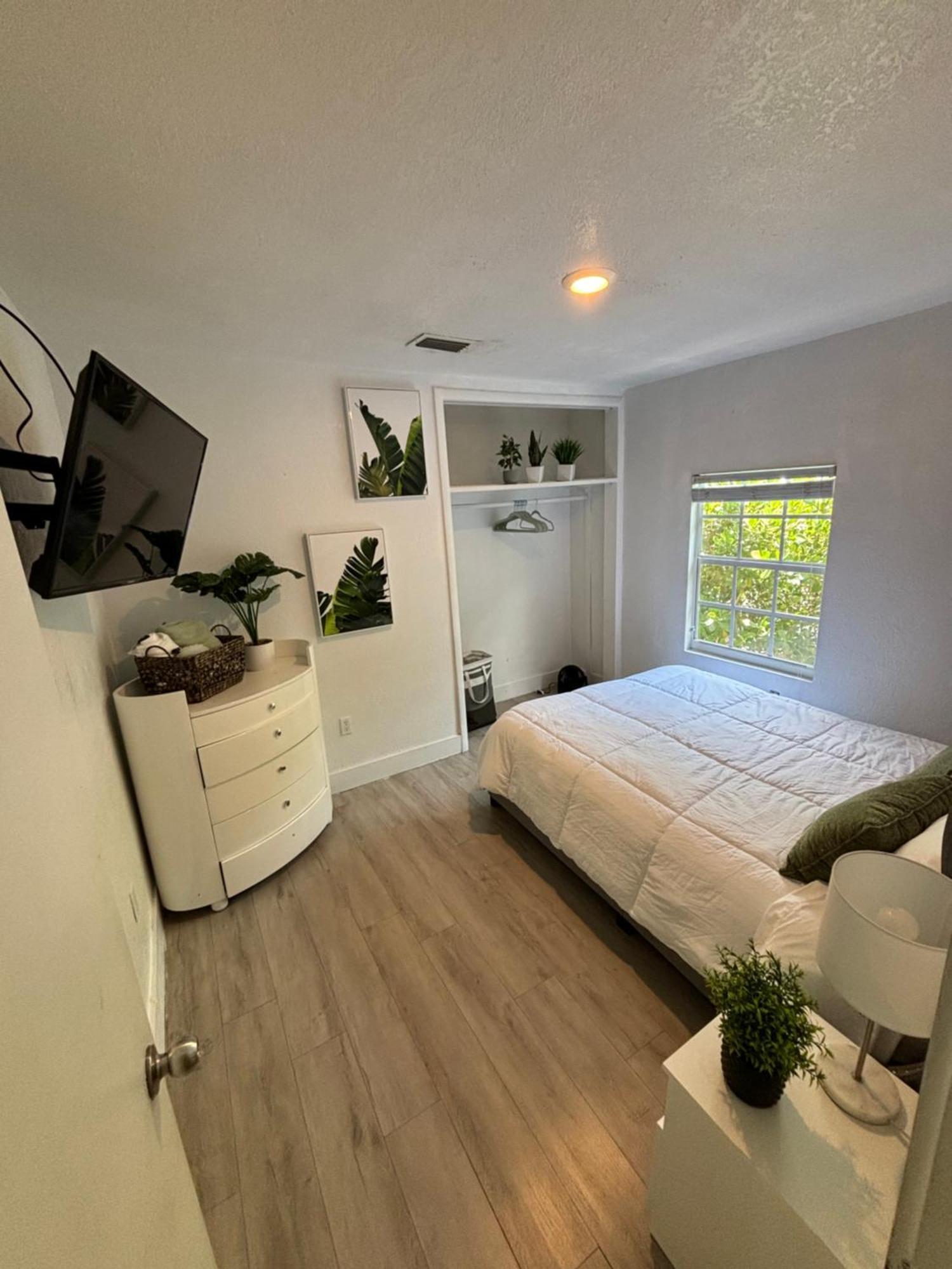 Apartamento Queen Bedroom In Location! Is Shared In A 2 - Parking, Laundry And Drop Off Lugagge !
