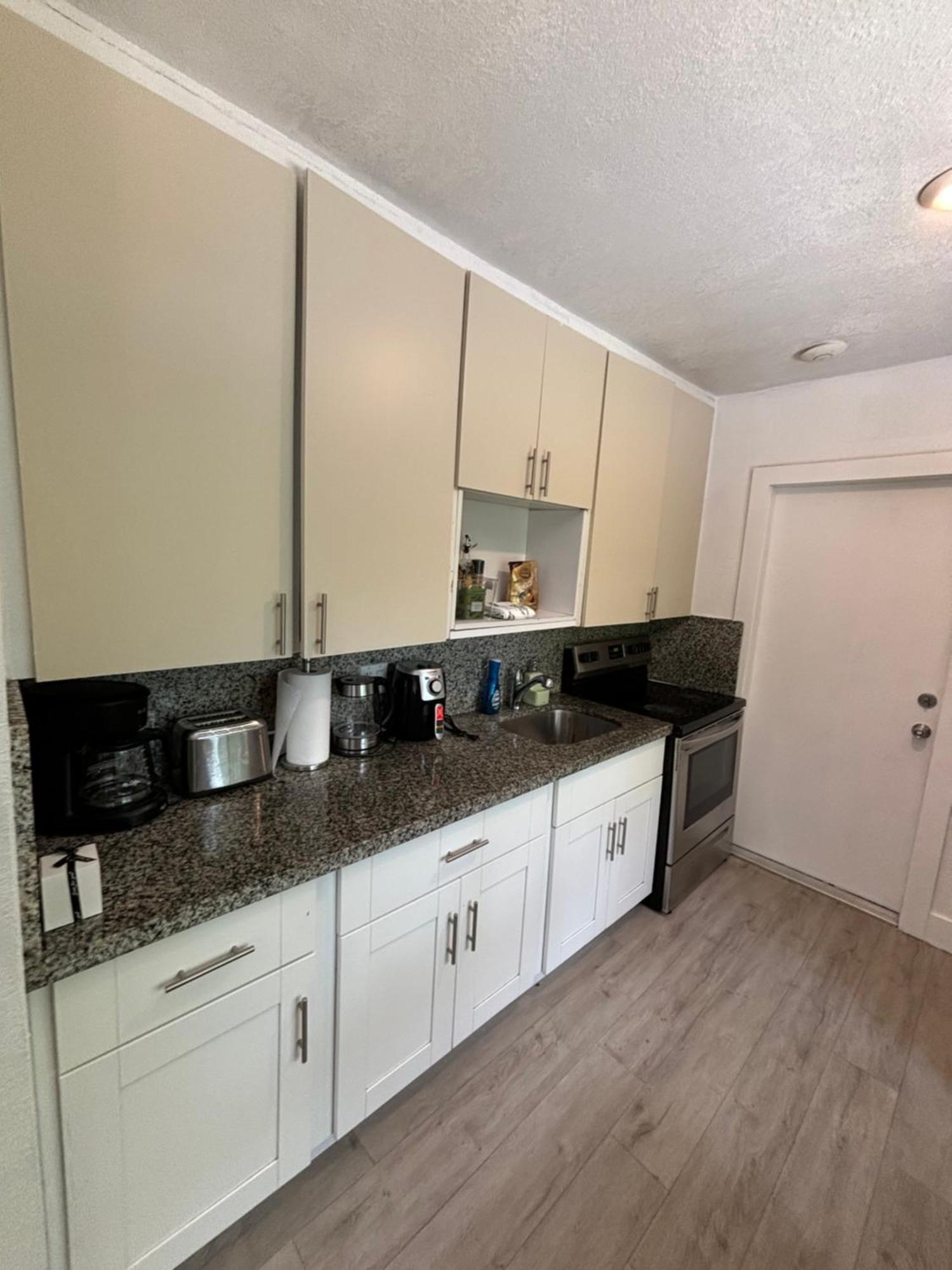 Apartamento Queen Bedroom In Location! Is Shared In A 2 - Parking, Laundry And Drop Off Lugagge ! Miami