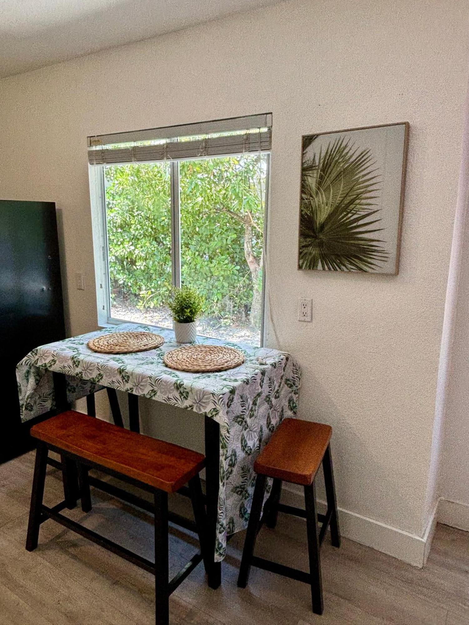 Queen Bedroom In Location! Is Shared In A 2 - Parking, Laundry And Drop Off Lugagge ! Apartamento Miami